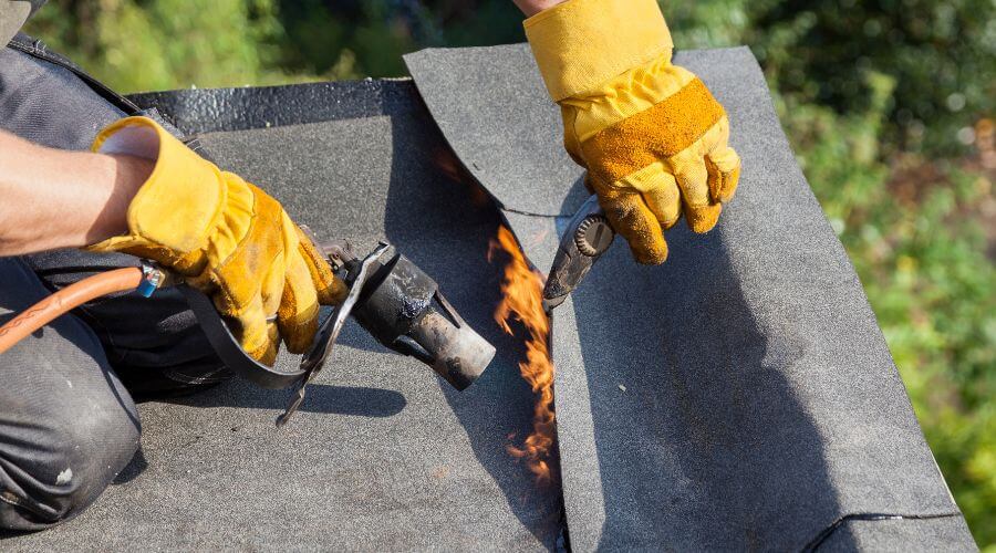 Professional gutter cleaning in Port Hueneme, CA